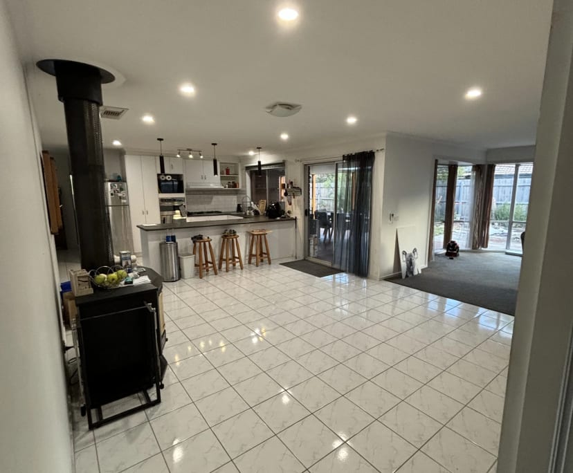 Room for Rent in Blind Bight, Melbourne 250, Unfu...