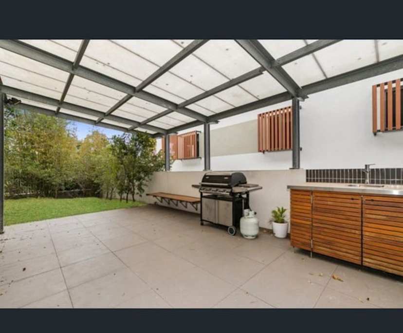 $380, Flatshare, 2 bathrooms, Annerley QLD 4103