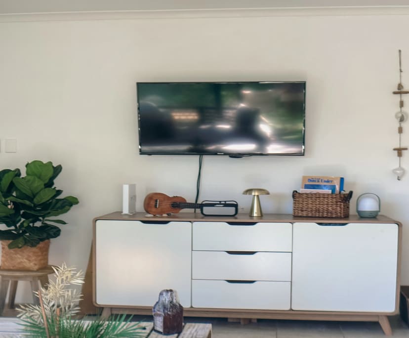 $1,300, Whole-property, 2 bathrooms, Coolangatta QLD 4225