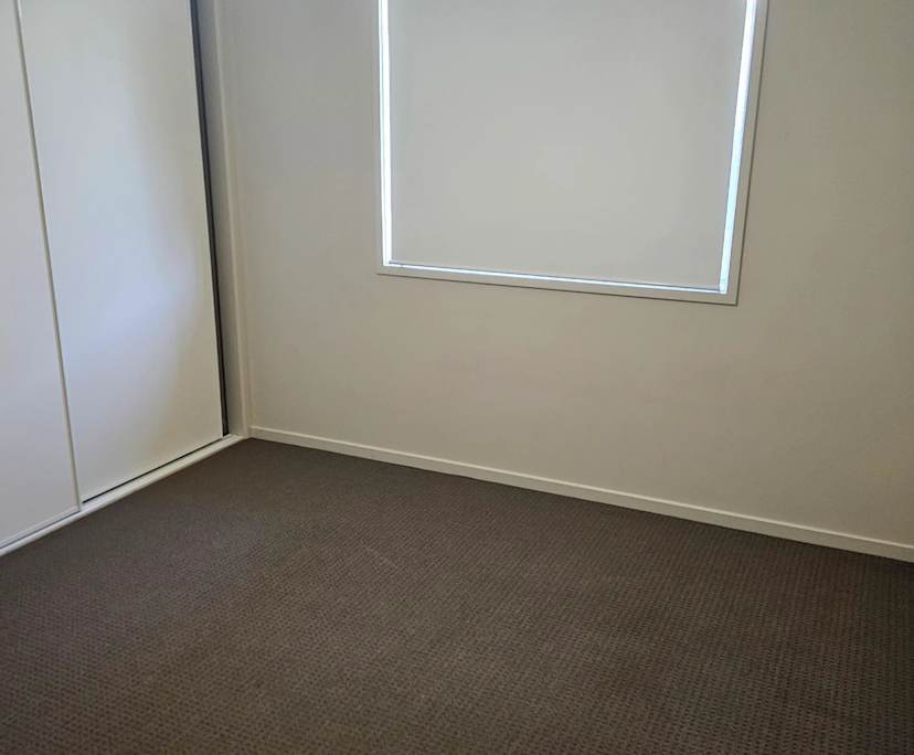 Unfurnished room with own bathroom