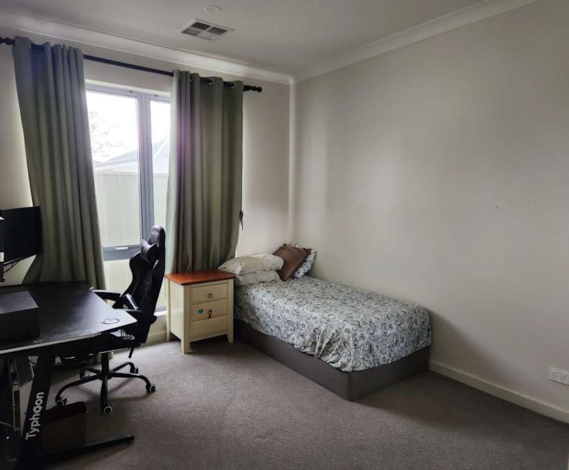 Room in a share house