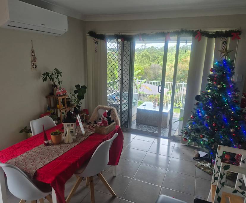 $350, Share-house, 4 bathrooms, Pacific Pines QLD 4211