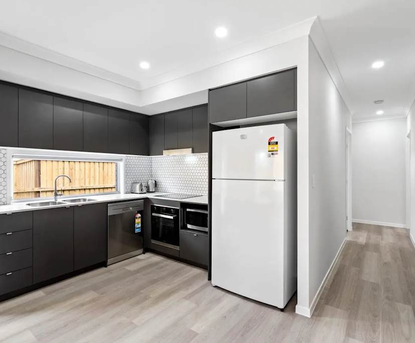 $310, Share-house, 3 bathrooms, Logan Reserve QLD 4133