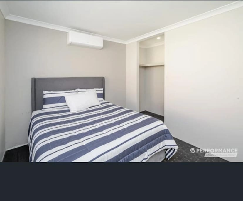 Unfurnished room with own bathroom