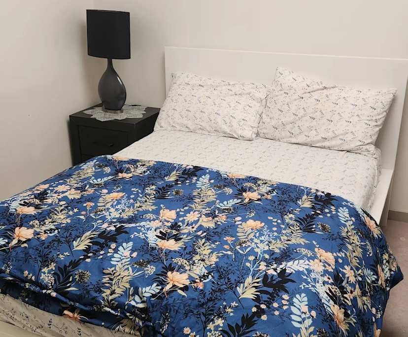 Furnished room in a flatshare