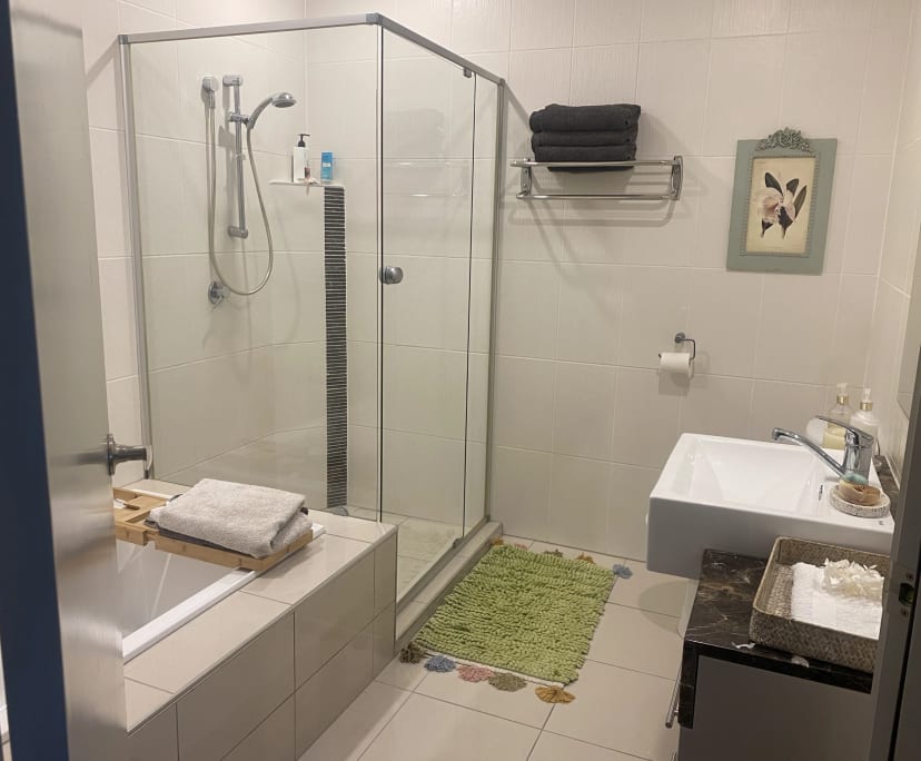 $320, Share-house, 3 bathrooms, Annerley QLD 4103