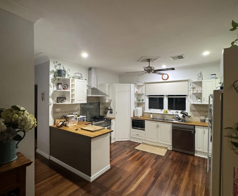 $250, Share-house, 3 bathrooms, Cloverdale WA 6105