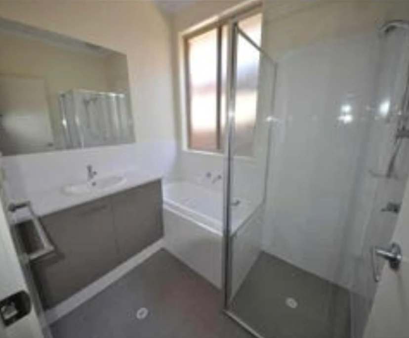 Unfurnished room in a share house