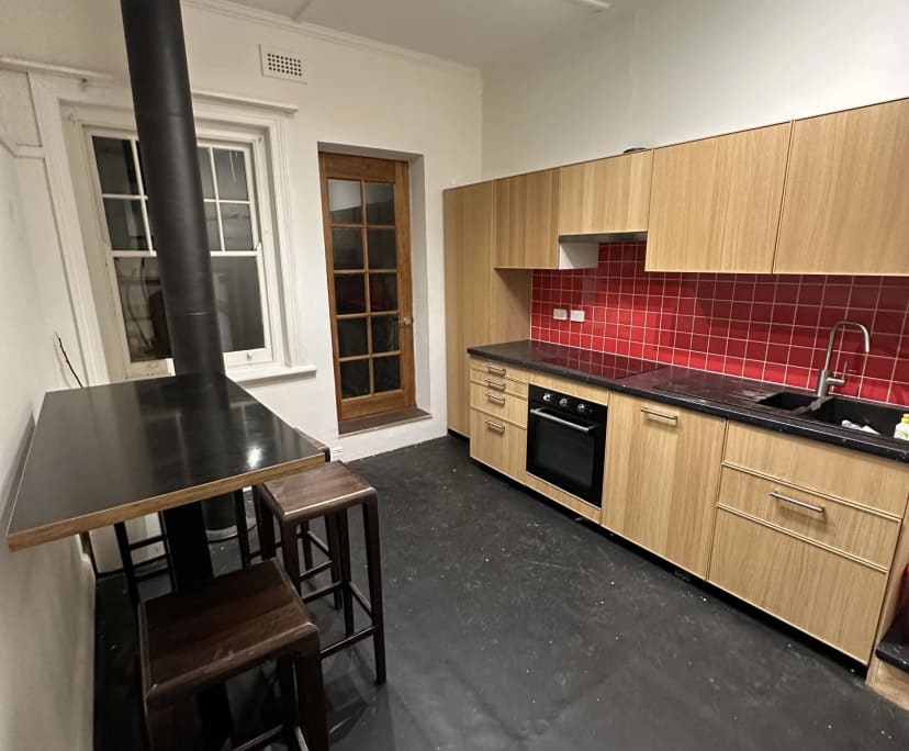 Furnished room in a flatshare