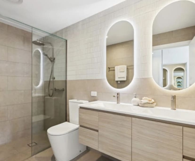 $500, Flatshare, 3 bathrooms, Broadbeach QLD 4218