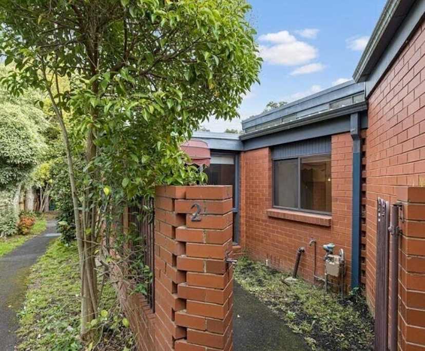 Unfurnished room in a flatshare