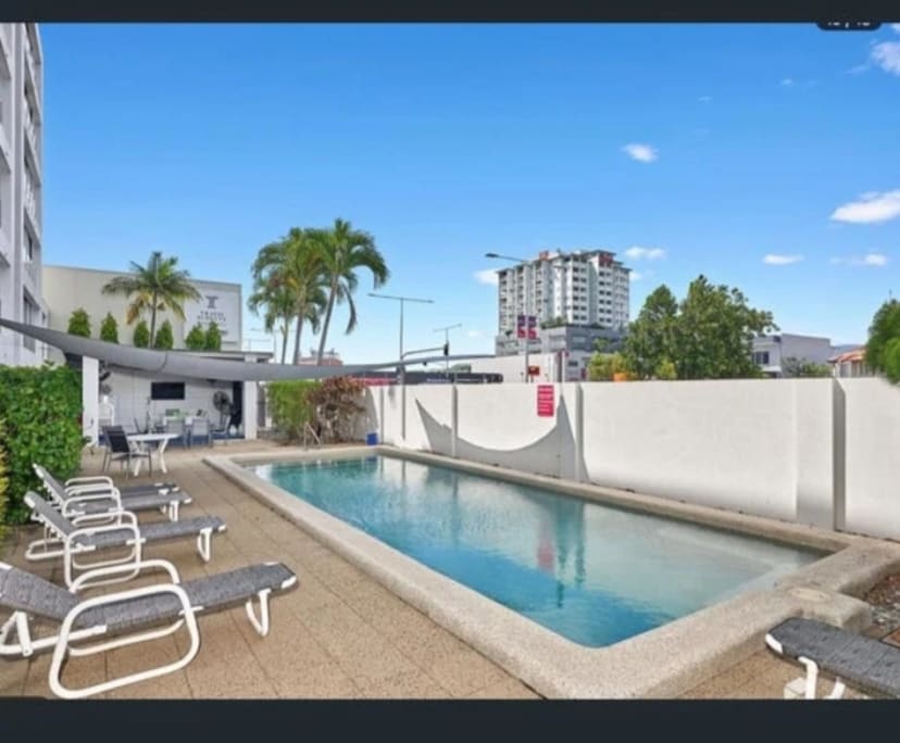 Room for Rent in Cairns City, Cairns 350, Furnish...