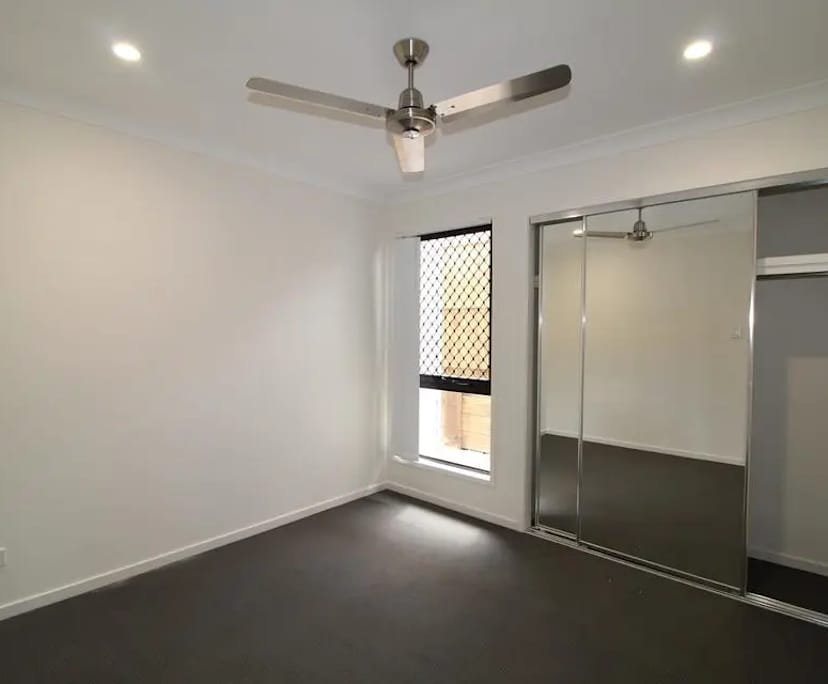 Unfurnished room in a share house