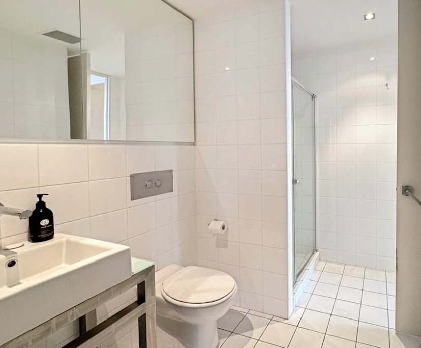 $690, Whole-property, 2 bathrooms, Adelaide SA 5000