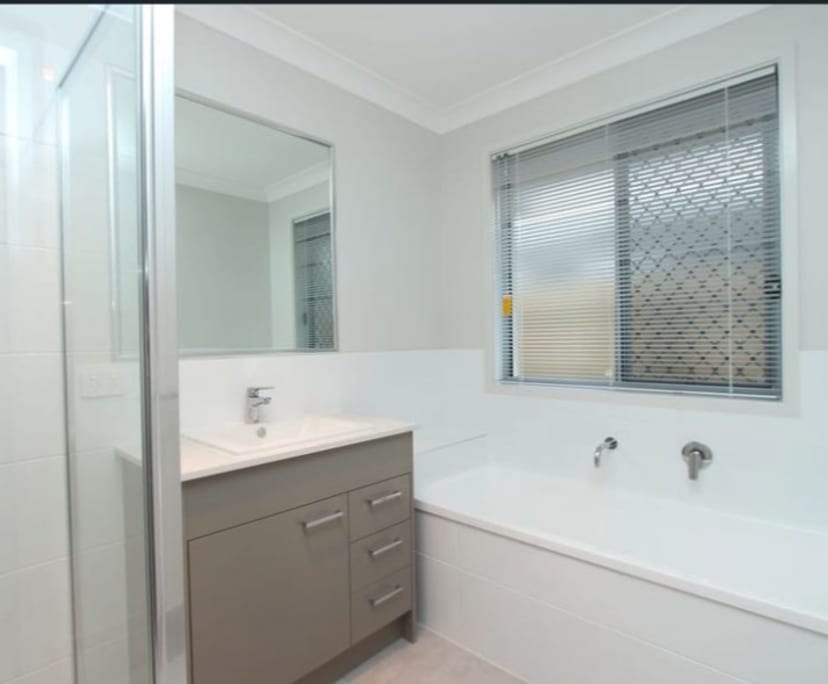 $225, Share-house, 3 bathrooms, Meridan Plains QLD 4551
