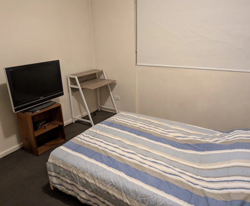 Furnished room in a flatshare