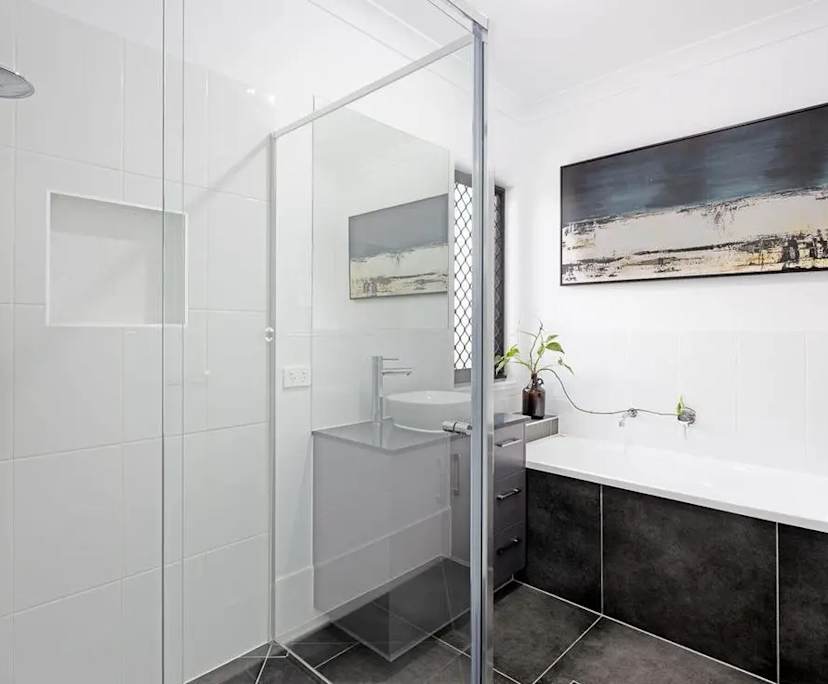 Room in a share house