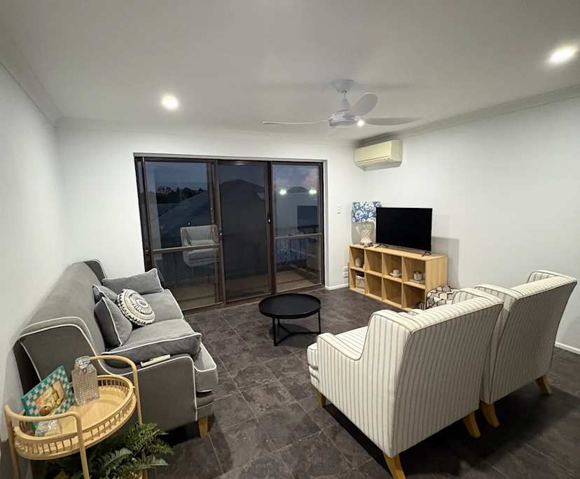 Furnished room in a flatshare