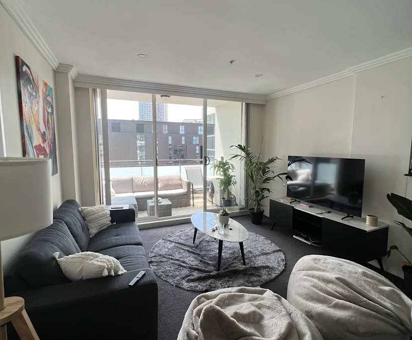 Furnished room in a flatshare