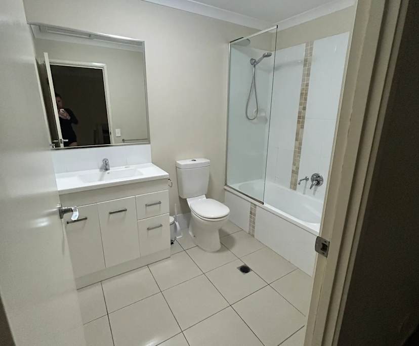 Unfurnished room with own bathroom