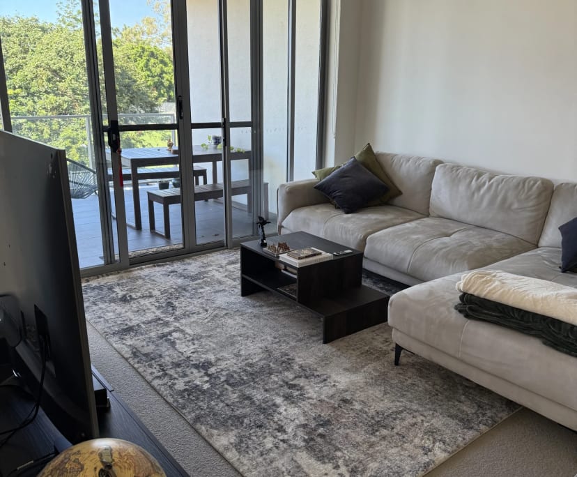 Unfurnished room with own bathroom