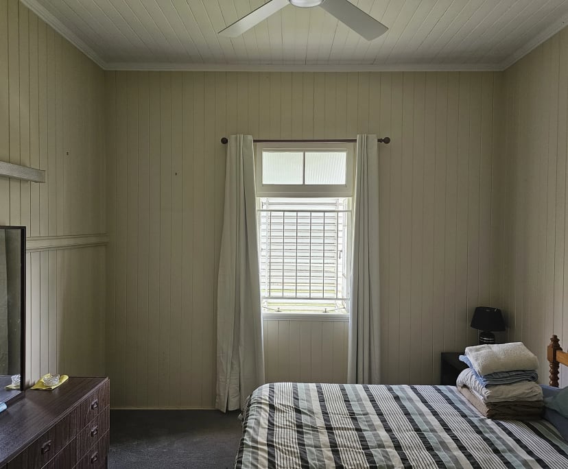 Room in a share house