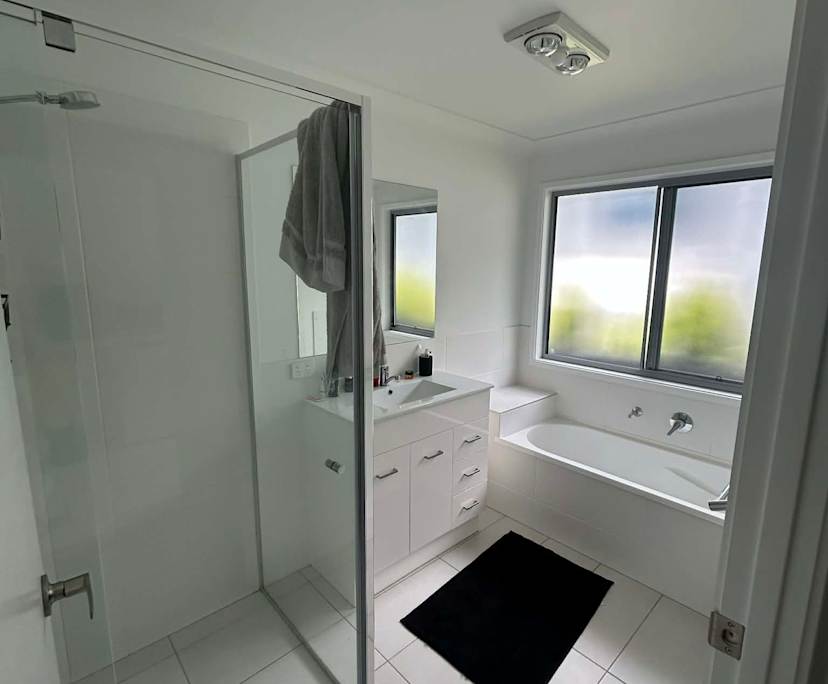 $300, Share-house, 3 bathrooms, Ocean Shores NSW 2483