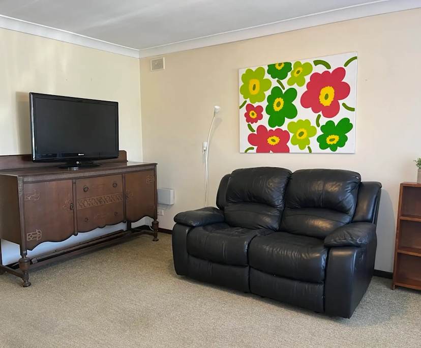 Whole property with 3 rooms for rent