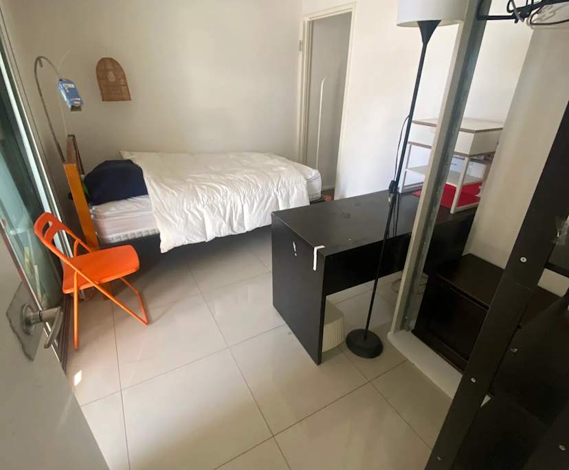 Furnished room in a share house