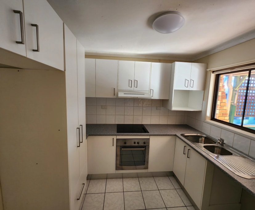 $600, Whole-property, 3 bathrooms, Springwood QLD 4127