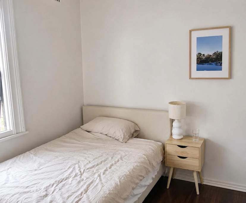 Furnished room in a share house
