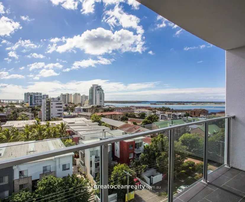 Unfurnished room with ensuite in a flatshare