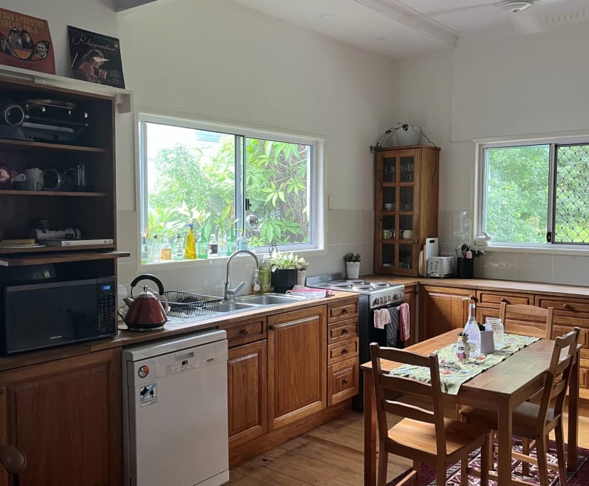 $223, Share-house, 3 bathrooms, Camp Hill QLD 4152