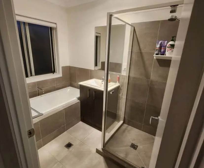 Room in a share house