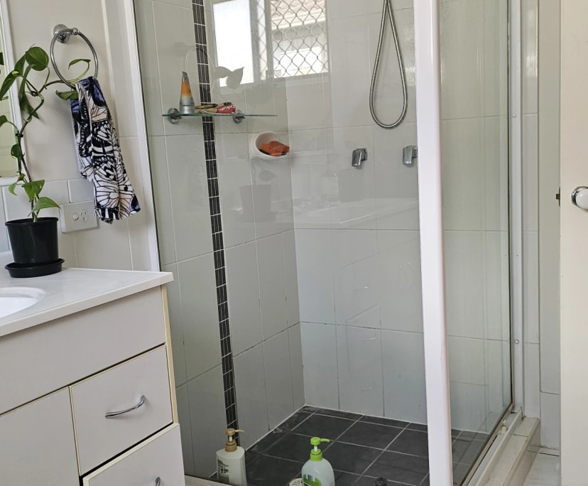 $240, Share-house, 4 bathrooms, Wynnum West QLD 4178
