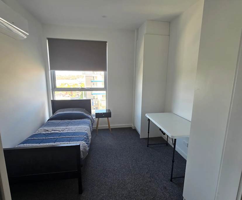 Furnished room in a flatshare