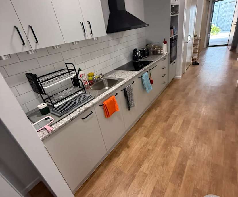 $350, Share-house, 2 bathrooms, Woodridge QLD 4114