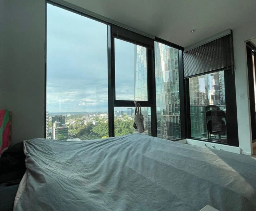 Furnished room with ensuite in a flatshare