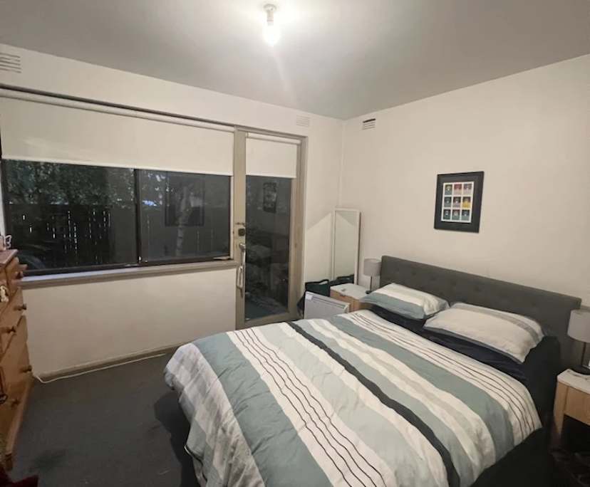 Unfurnished room in a flatshare