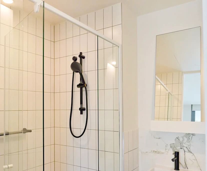 Unfurnished room with own bathroom