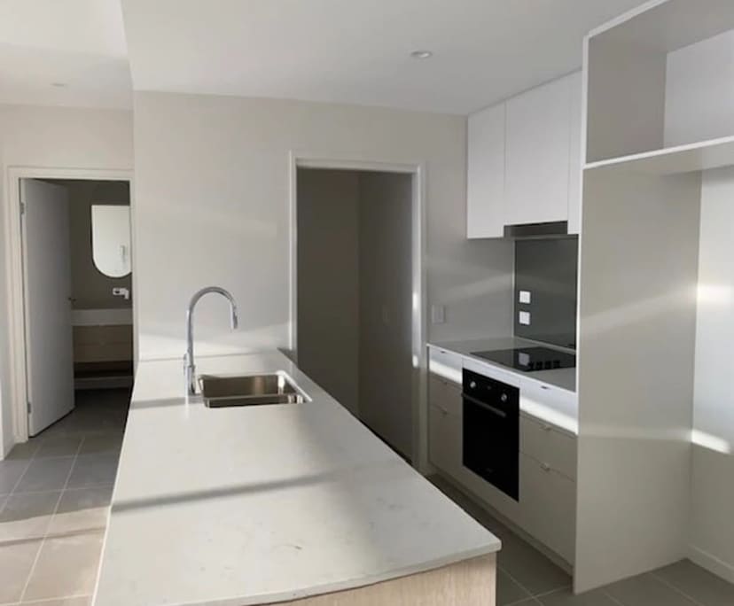 $500, Flatshare, 2 bathrooms, Surfers Paradise QLD 4217