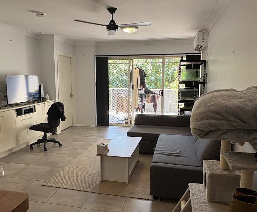 Furnished room with ensuite in a flatshare