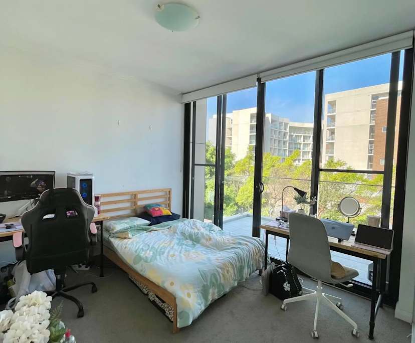 Furnished room with ensuite in a flatshare