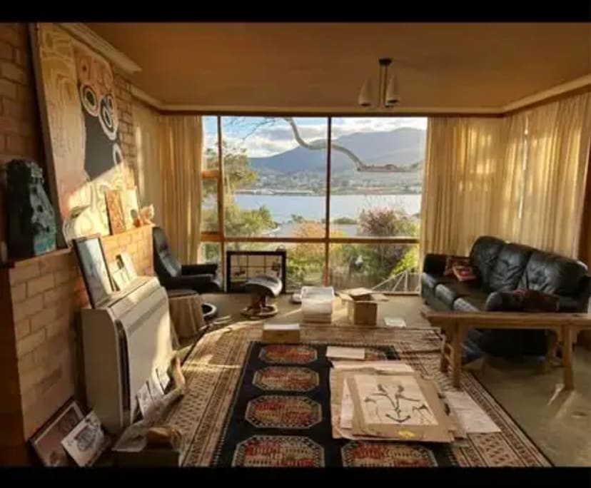 Room in a share house