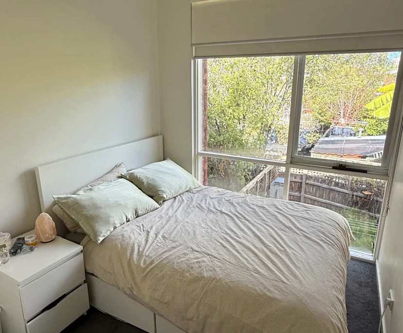 Room in a share house