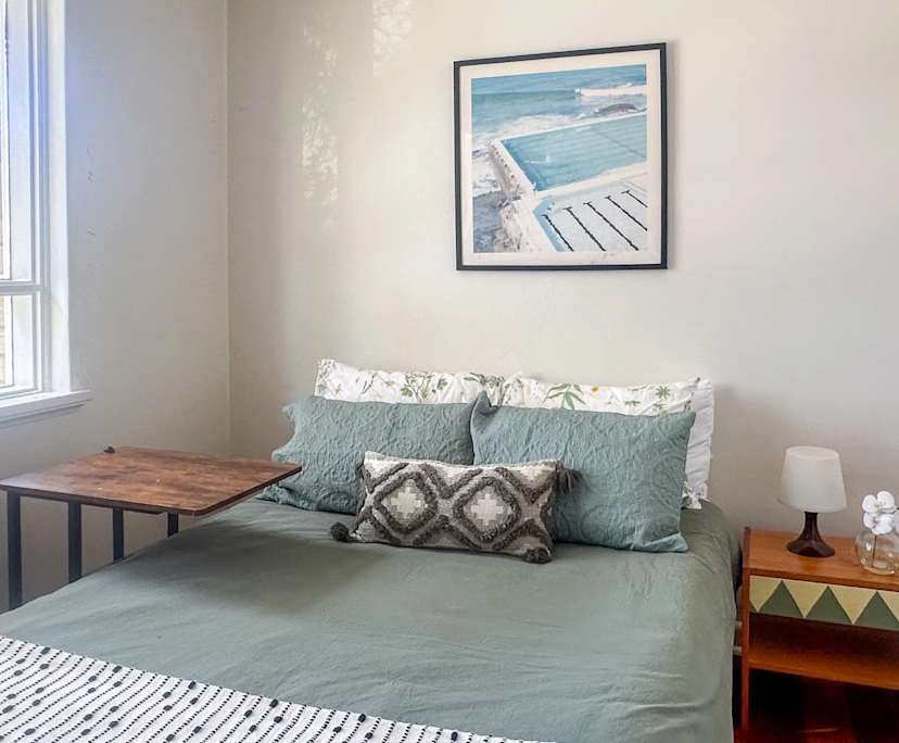 $700, Whole-property, 2 bathrooms, Saint Kilda East VIC 3183