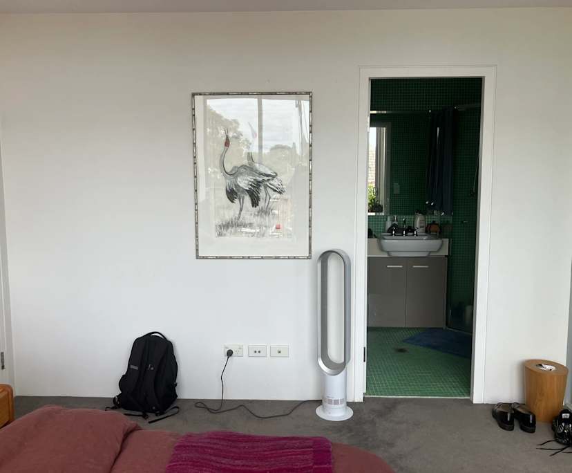 Furnished room with ensuite in a flatshare