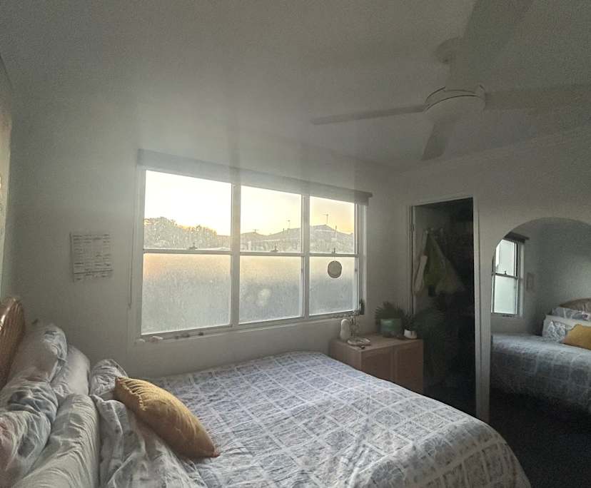Room in a share house