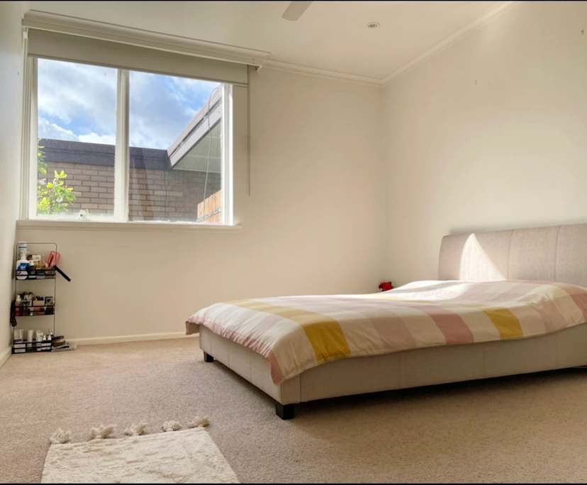 Unfurnished room in a flatshare