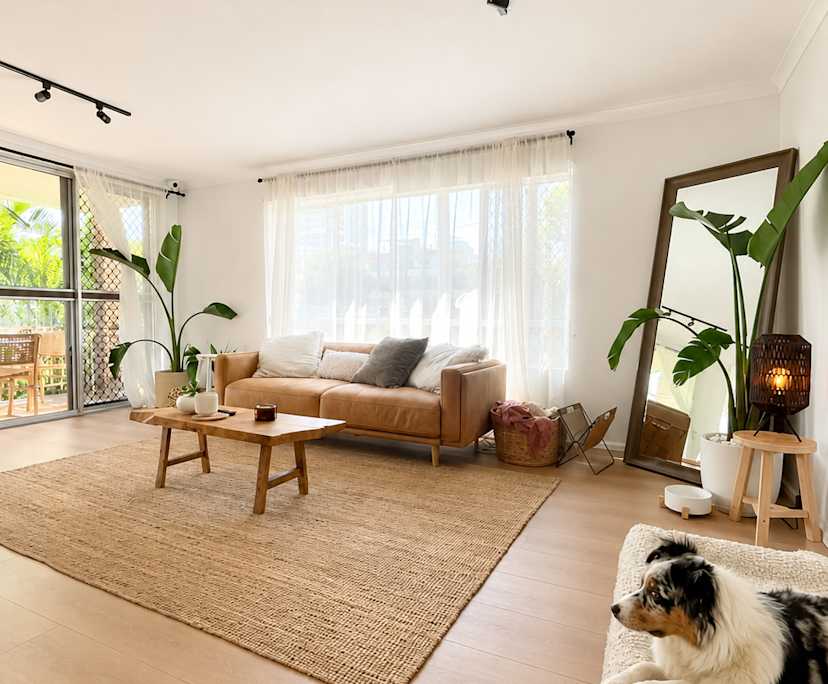 Furnished room in a flatshare